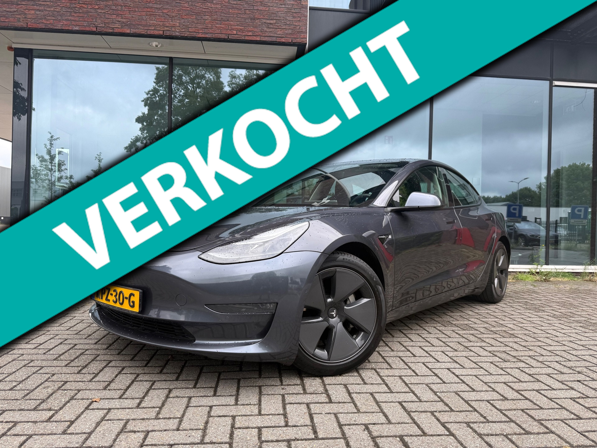 55713883